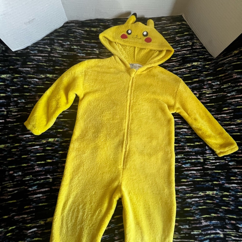 H&M Pikachu jumpsuit unisex for toddlers